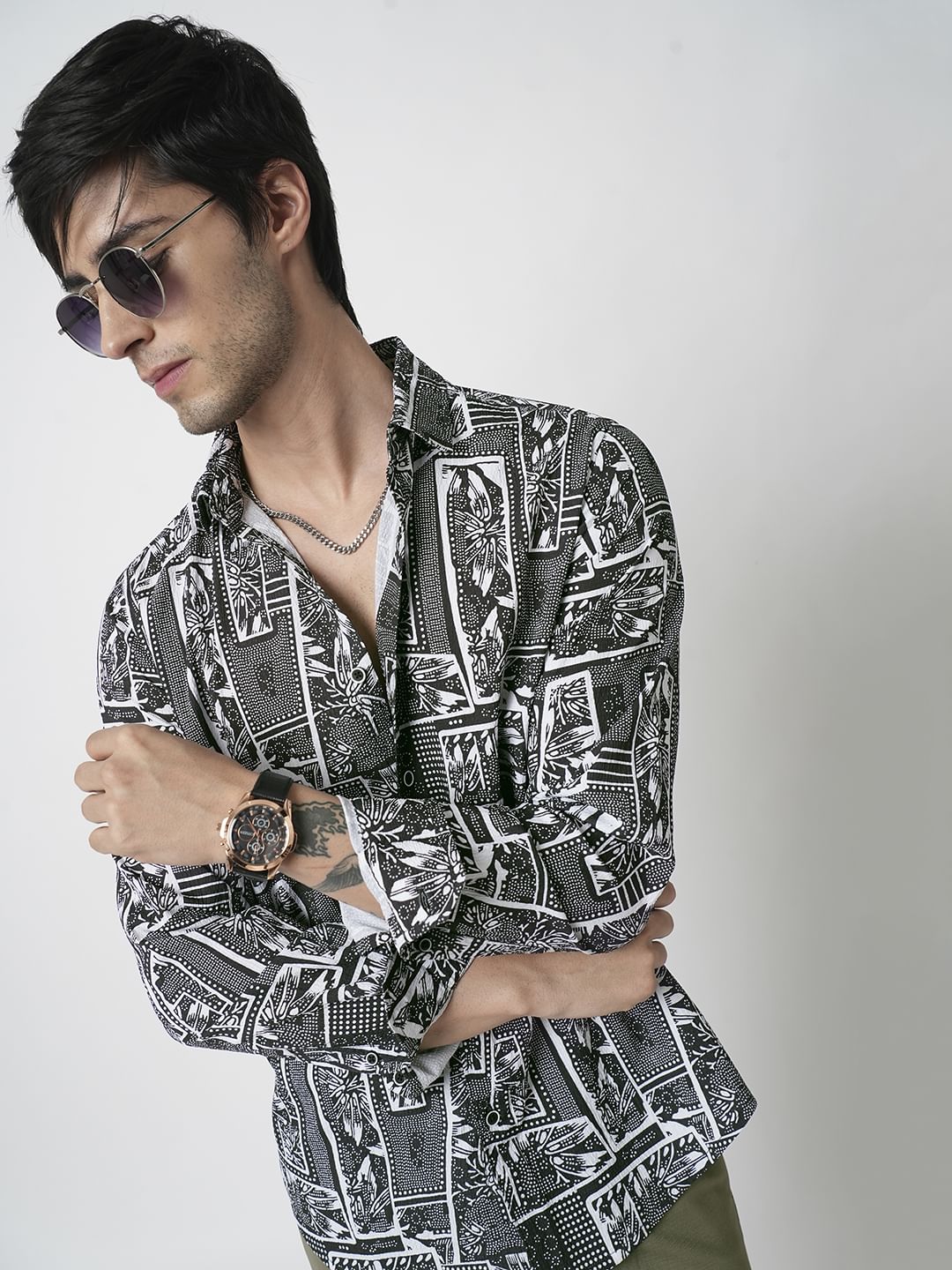 Black & White Abstract Printed Textured Shirt - Image 4