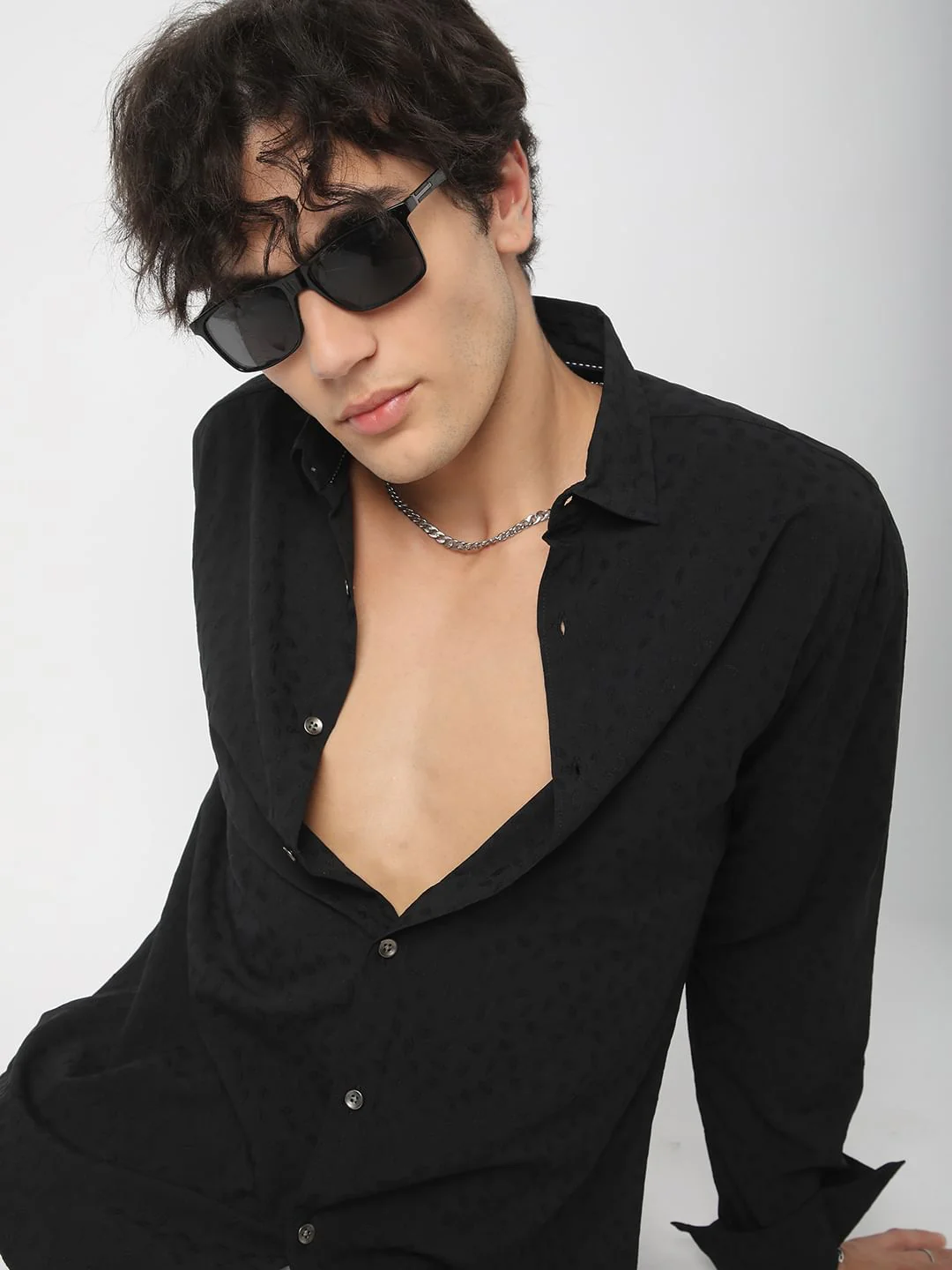 Black Tiny Leaf Textured Shirt - Image 2