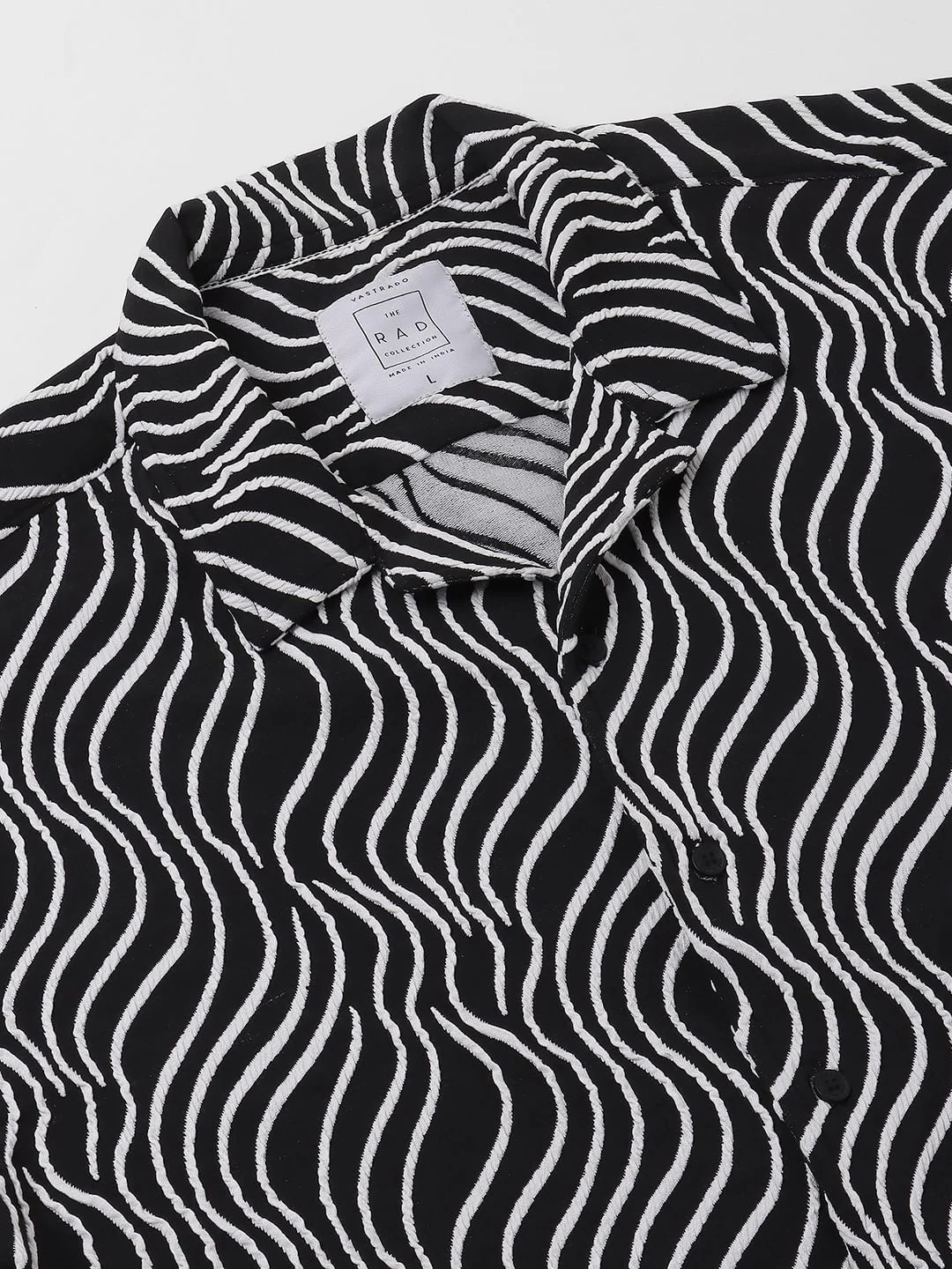 Black Wavy Patterned Oversized Shirt - Image 3