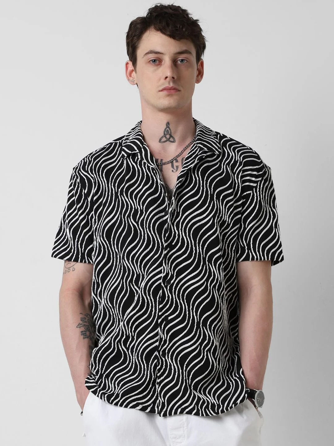 Black Wavy Patterned Oversized Shirt - Image 5