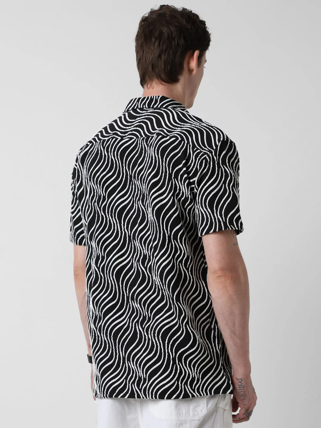 Black Wavy Patterned Oversized Shirt - Image 7