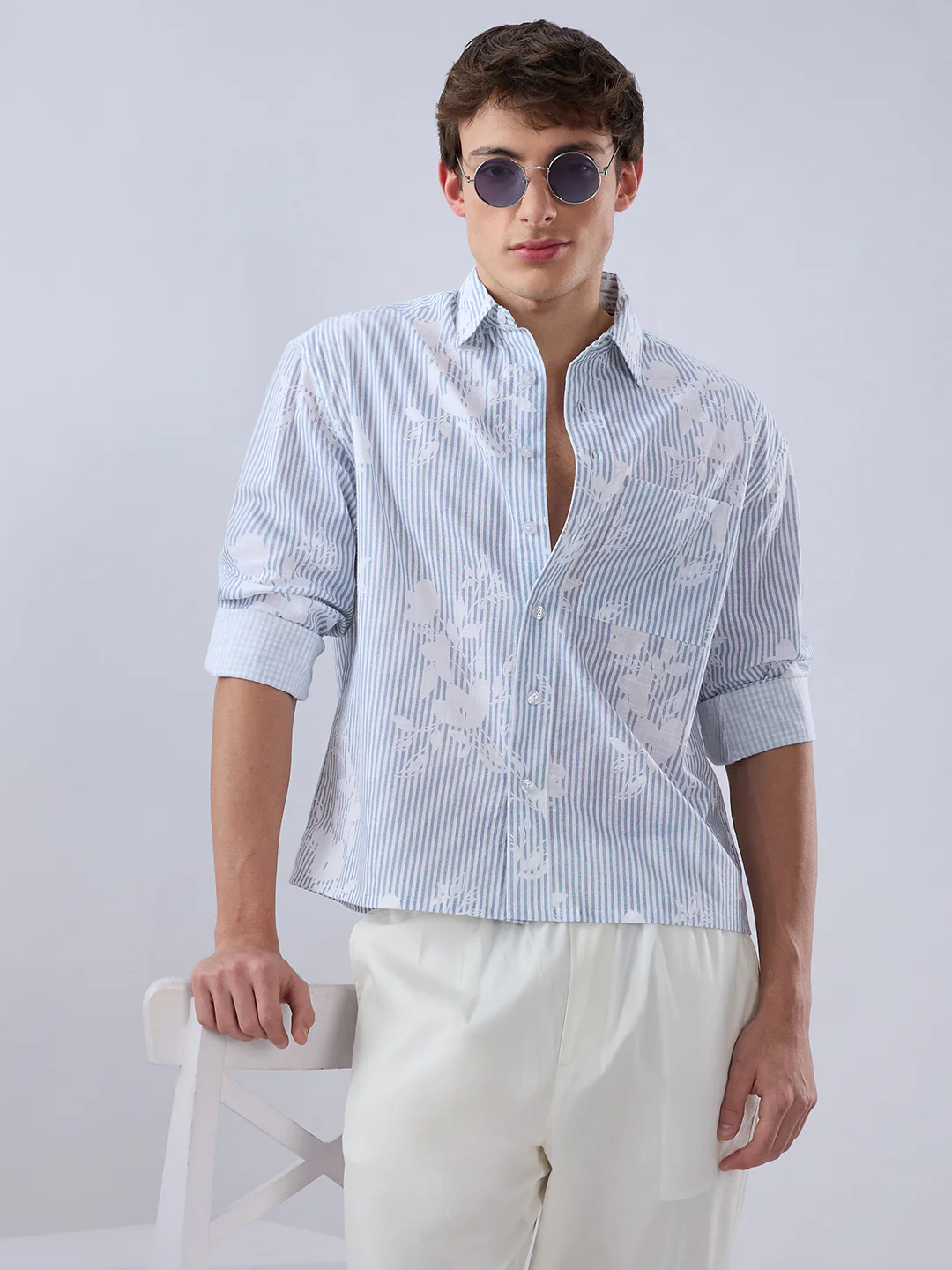 Blue & White Contemporary Floral Boxy Fit Crop Shirt - Image 4