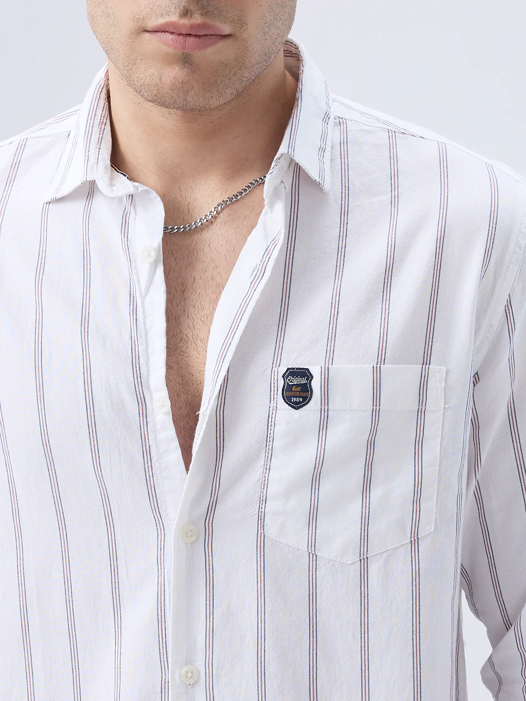 Elegant White Striped Weekend Shirt - Image 3