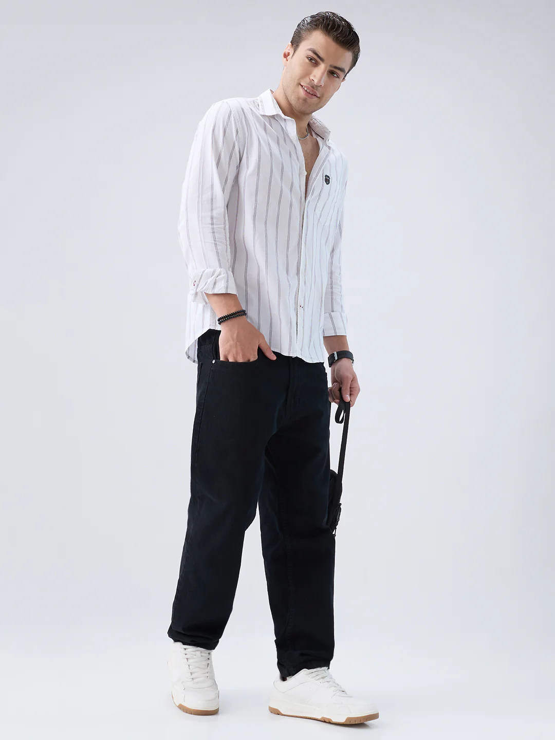 Elegant White Striped Weekend Shirt - Image 7