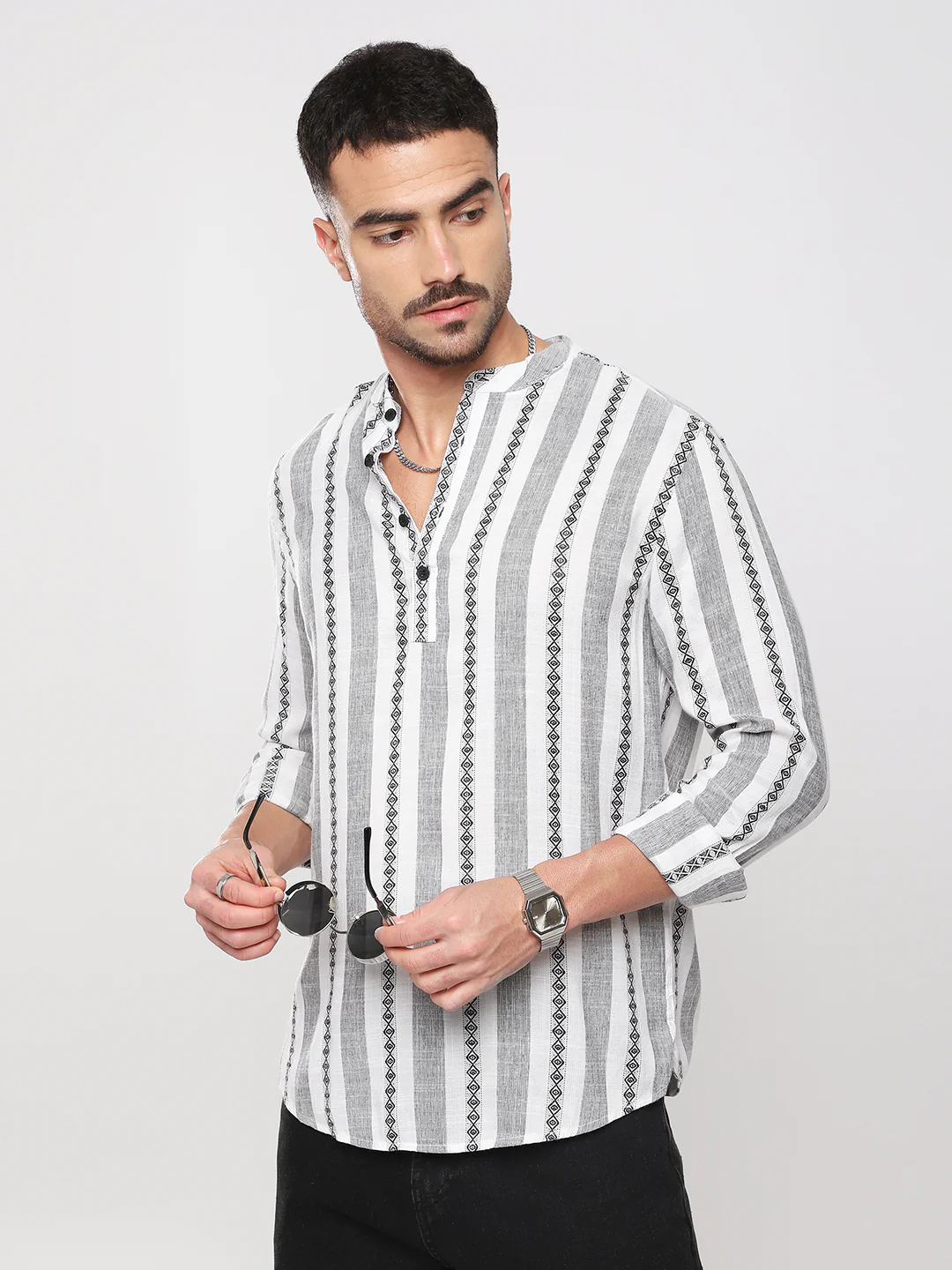 Ethnic Lines Handloom Finish Kurta - Image 2