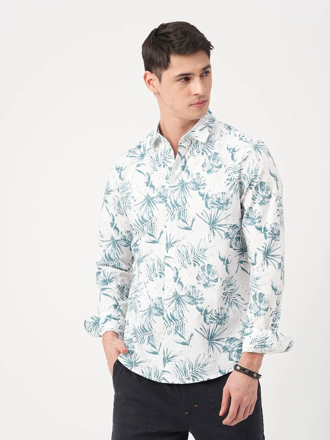 Exquisite White Hawaiian Printed Seersucker Shirt - Image 5