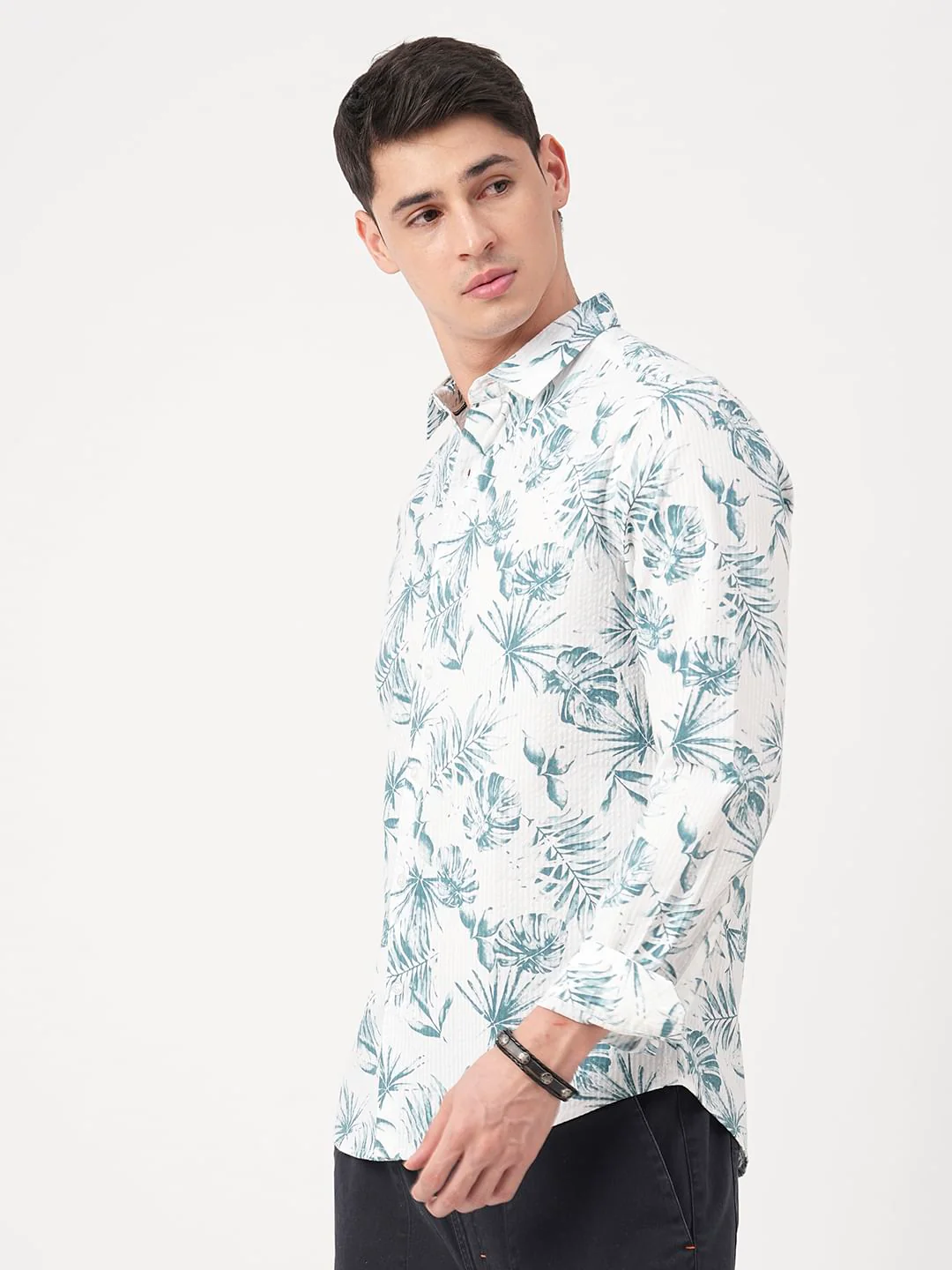 Exquisite White Hawaiian Printed Seersucker Shirt - Image 6