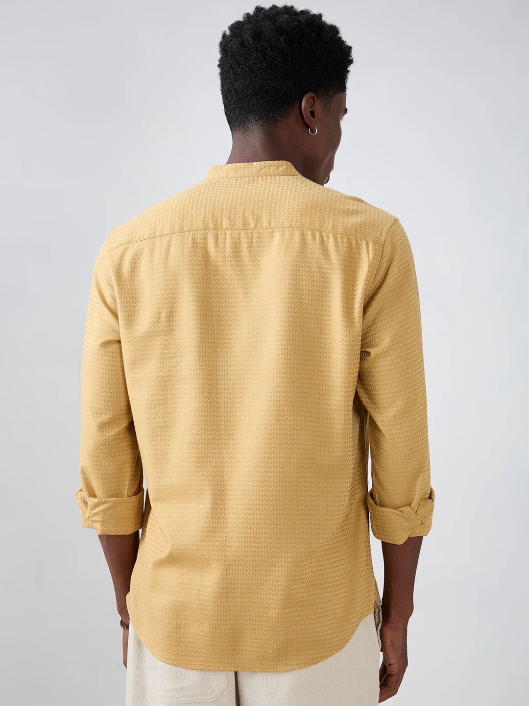 Golden Wavy Textured Kurta - Image 6