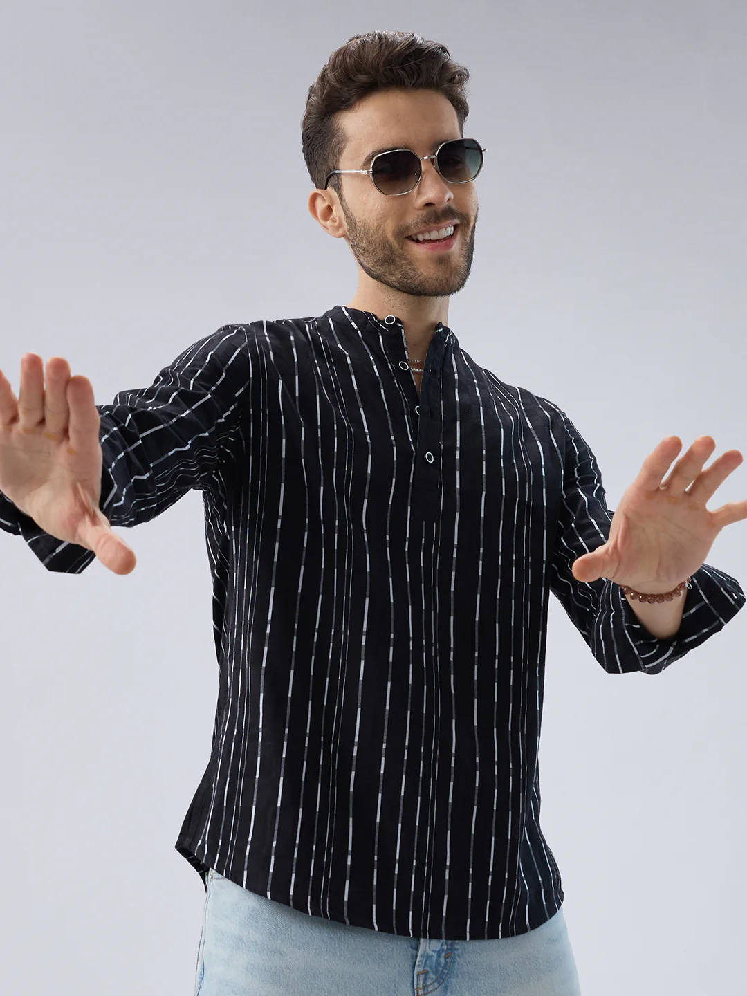 Minimalist Monochrome Vertical Stripes Kurta - Image 2