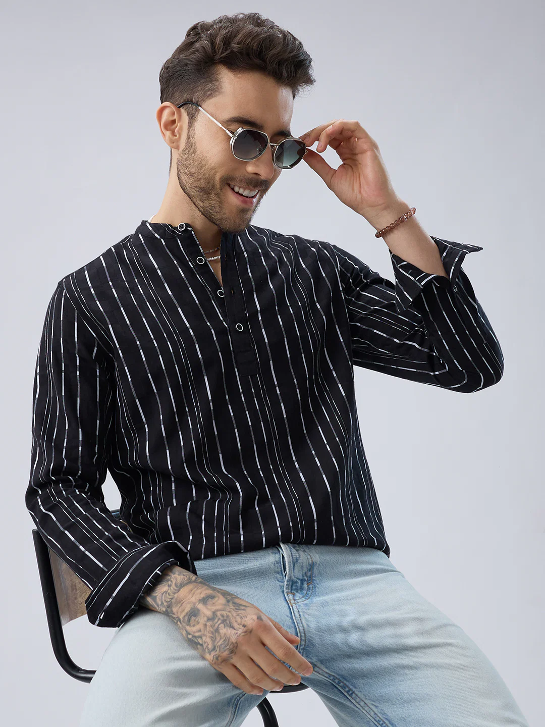 Minimalist Monochrome Vertical Stripes Kurta - Image 4