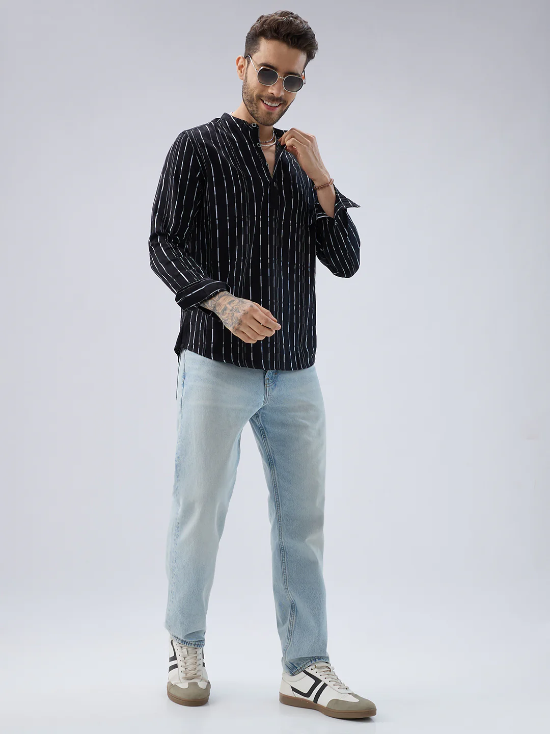 Minimalist Monochrome Vertical Stripes Kurta - Image 9
