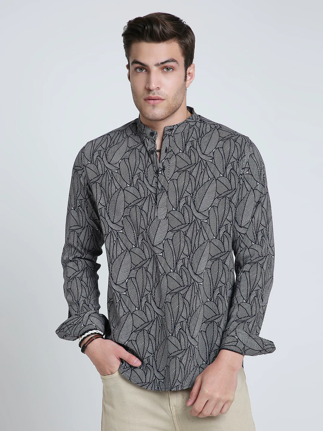 Monochrome Palm Leaf Printed Kurta - Image 4
