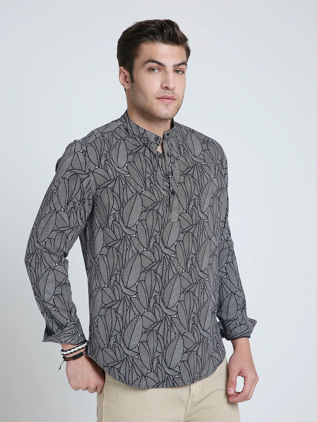 Monochrome Palm Leaf Printed Kurta - Image 5