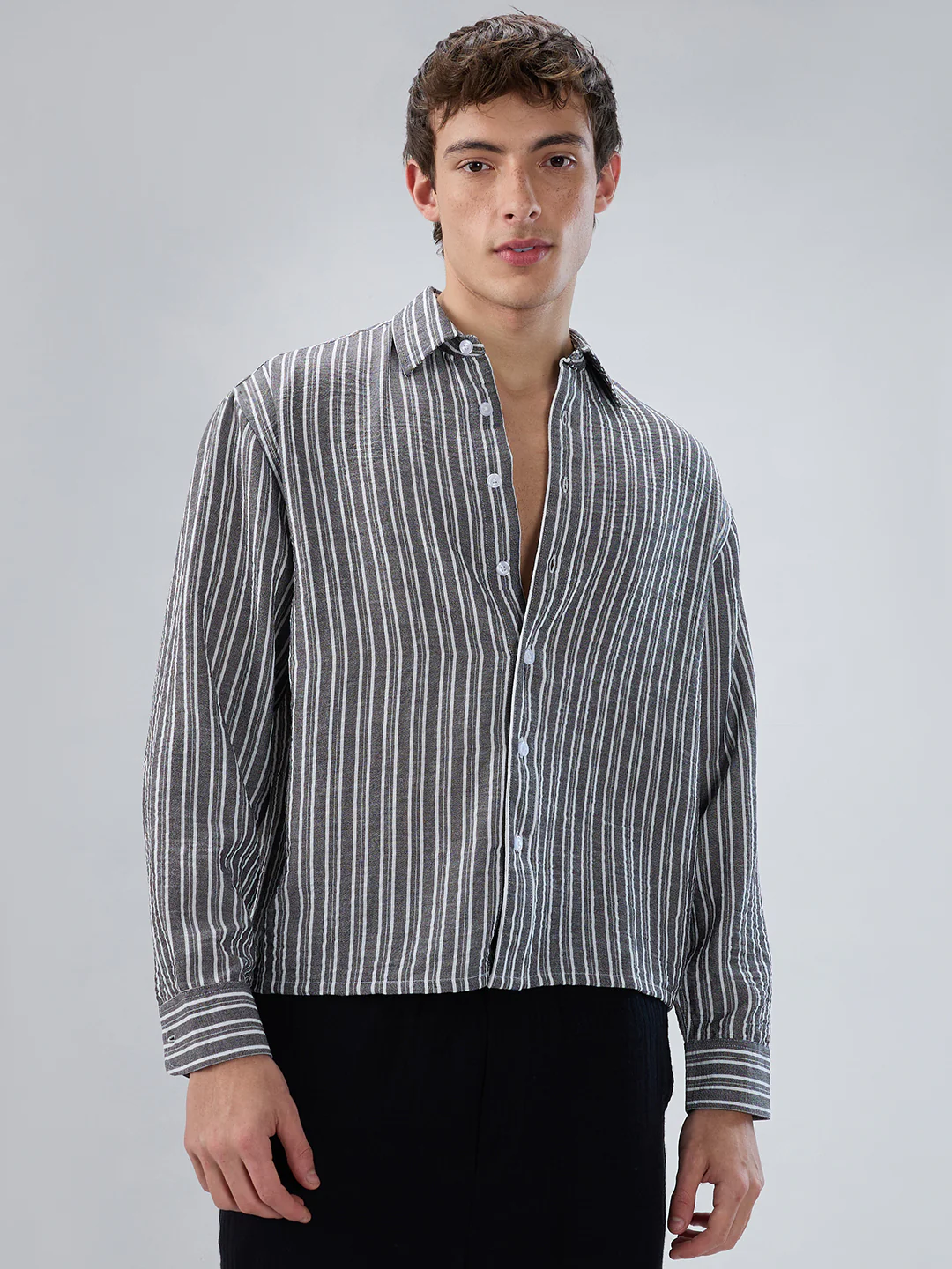 Monochrome Striped Crinkled Boxy-Fit Crop Shirt - Image 5