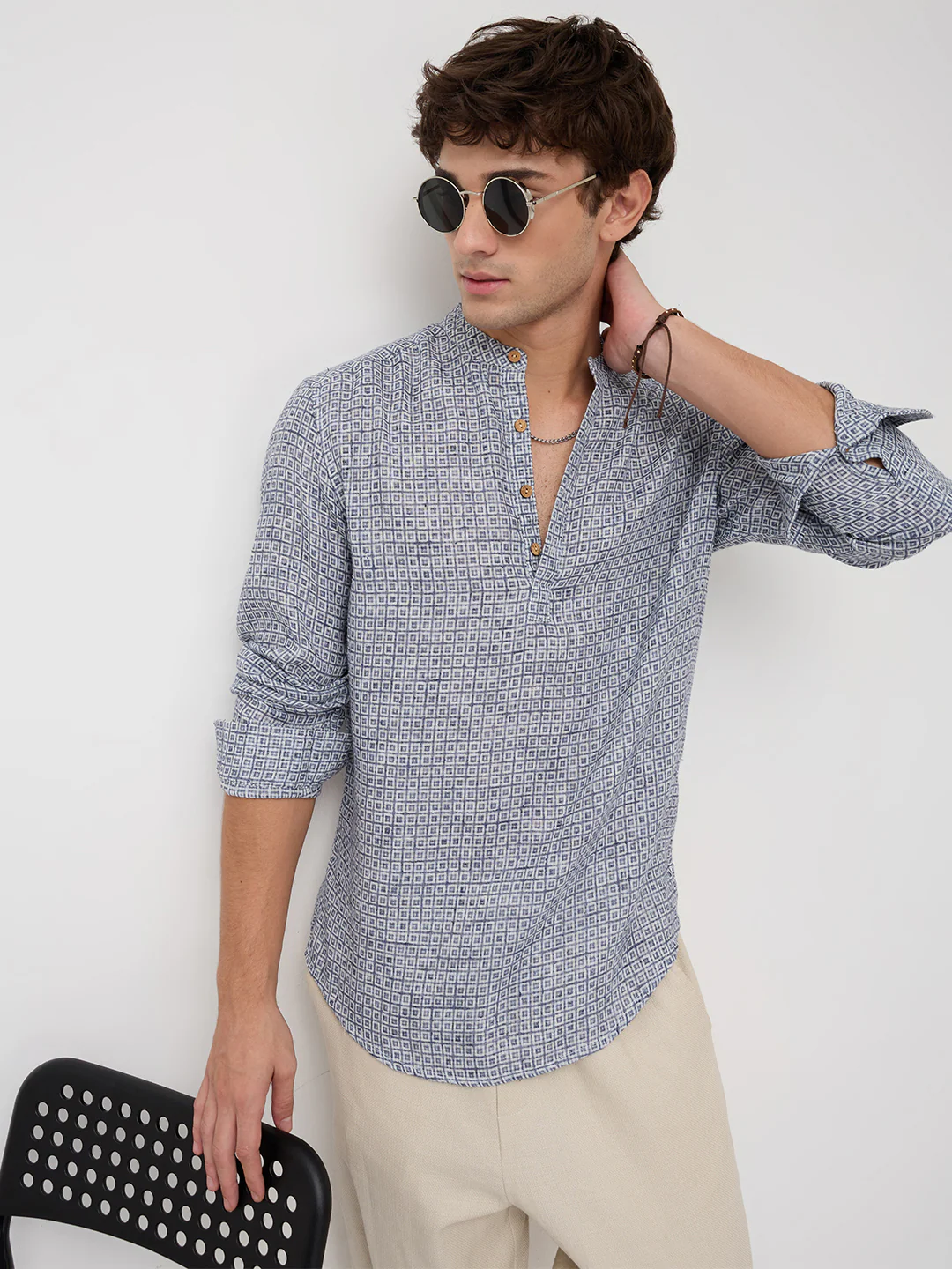 Navy Geometric Maze Textured Kurta - Image 4