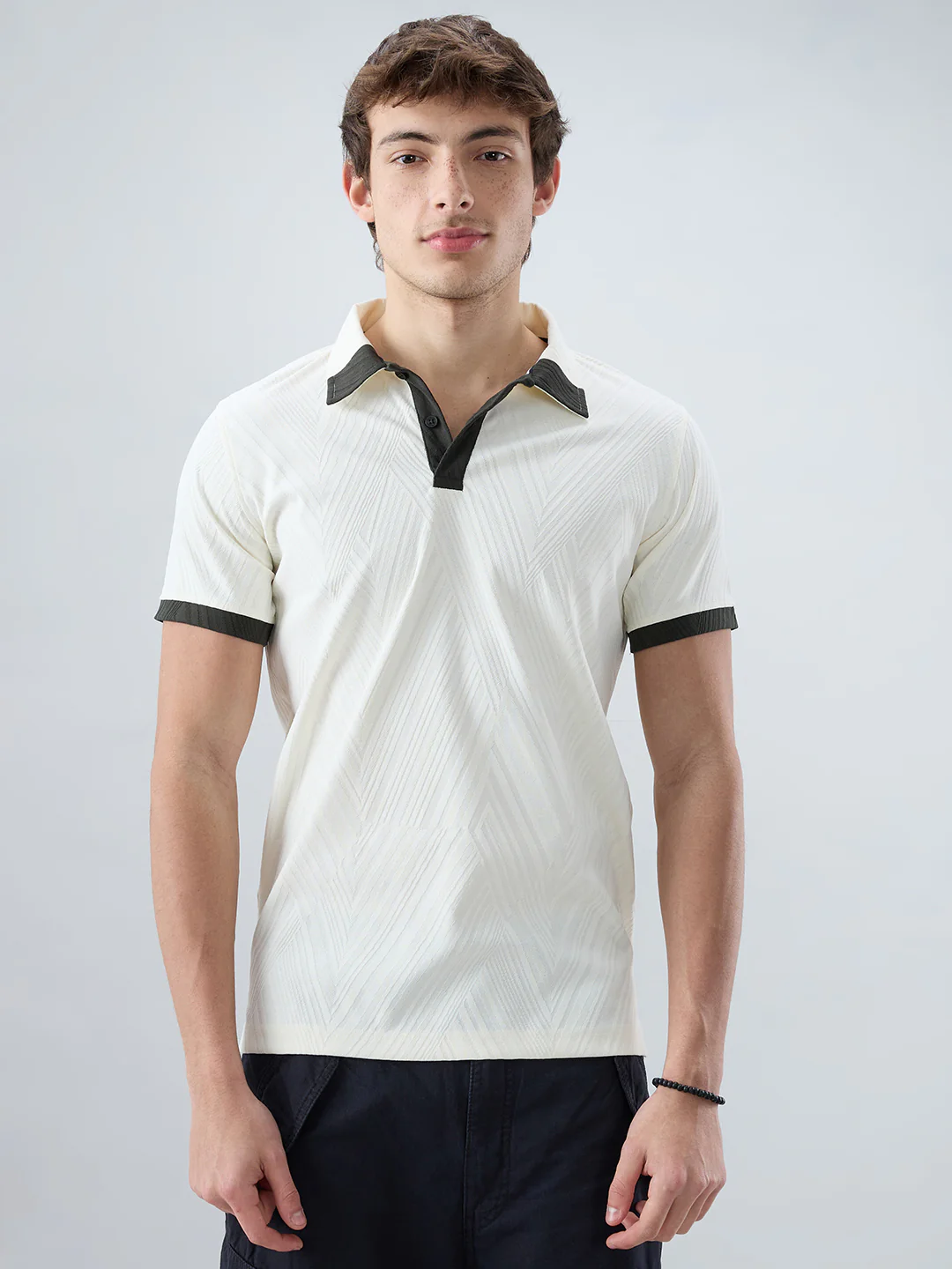 Off-White Contrast Polo Neck T-shirt - Image 4