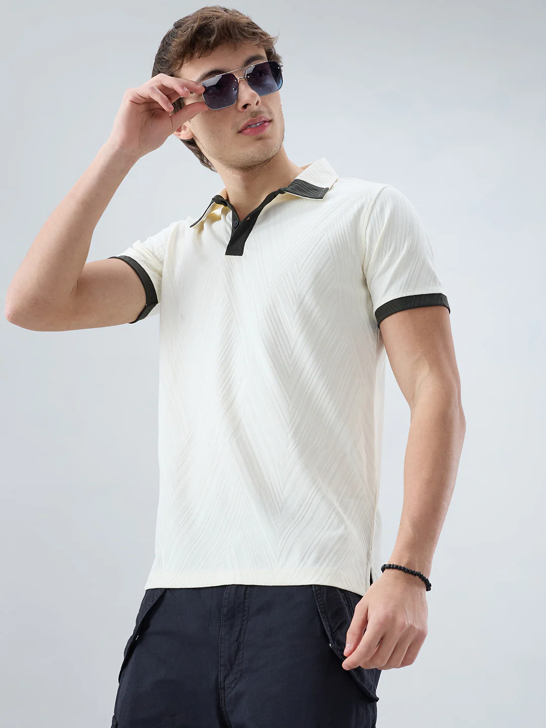 Off-White Contrast Polo Neck T-shirt - Image 5