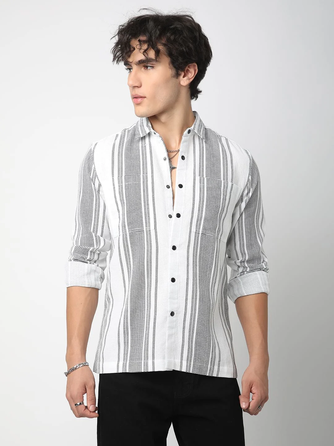Refined White Double Pocket Waffle Striped Shirt - Image 4