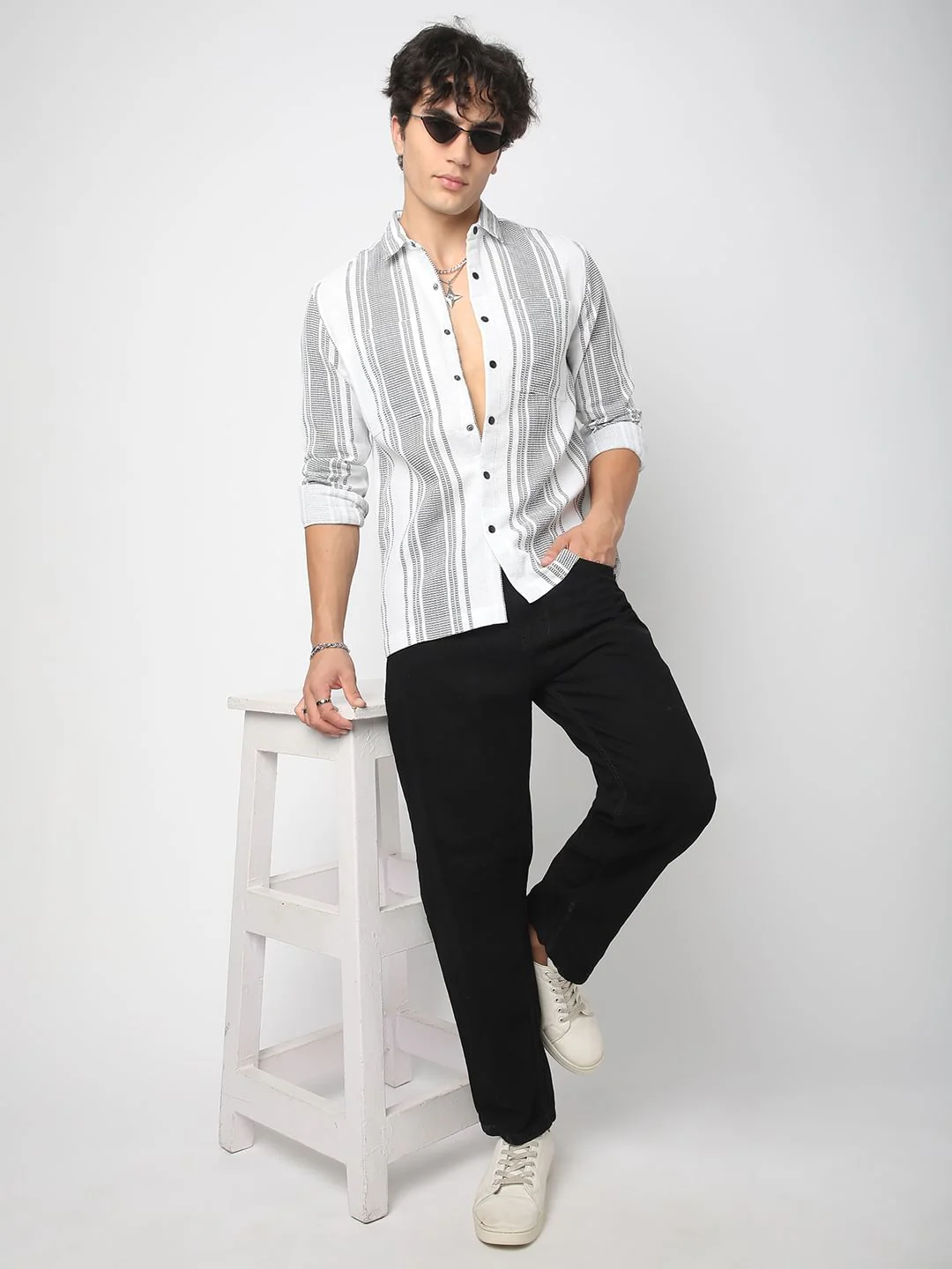 Refined White Double Pocket Waffle Striped Shirt - Image 7