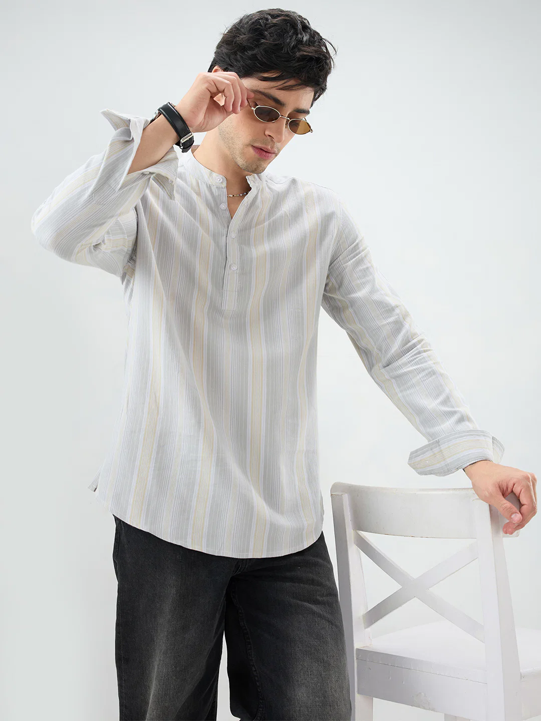 Silverline Refined Vertical Striped Kurta - Image 4