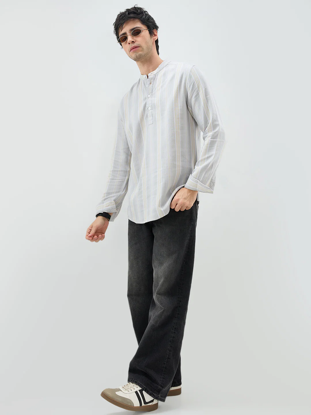 Silverline Refined Vertical Striped Kurta - Image 8