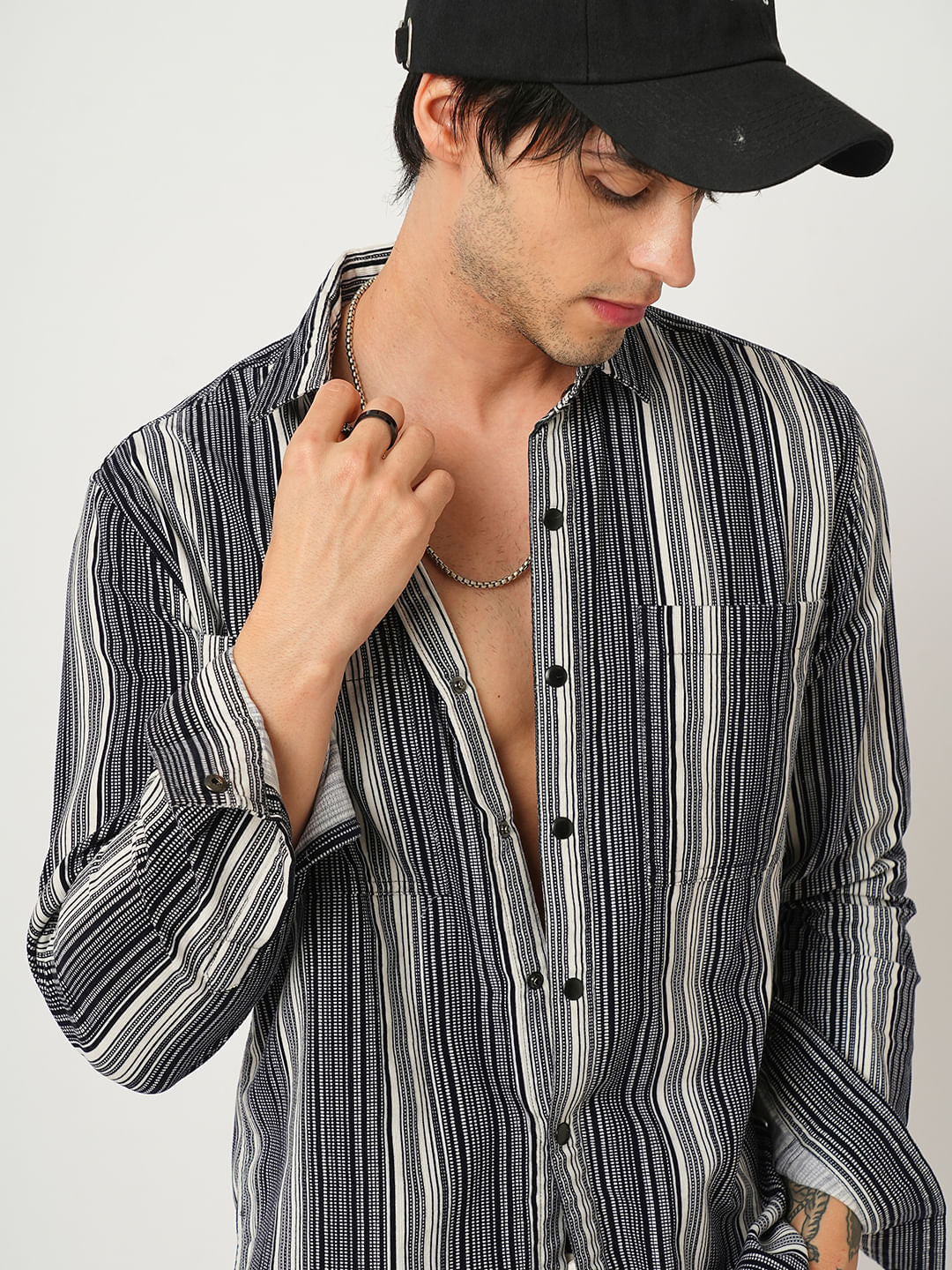 Streaky Achromatic Double Pocket Corduroy Shirt - Image 2