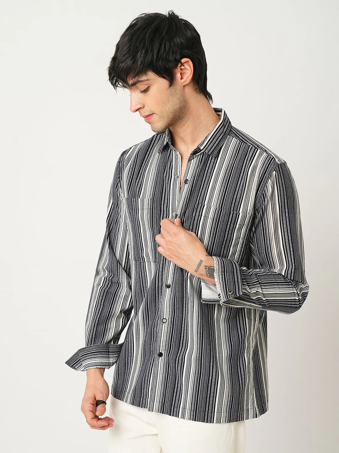 Streaky Achromatic Double Pocket Corduroy Shirt - Image 6