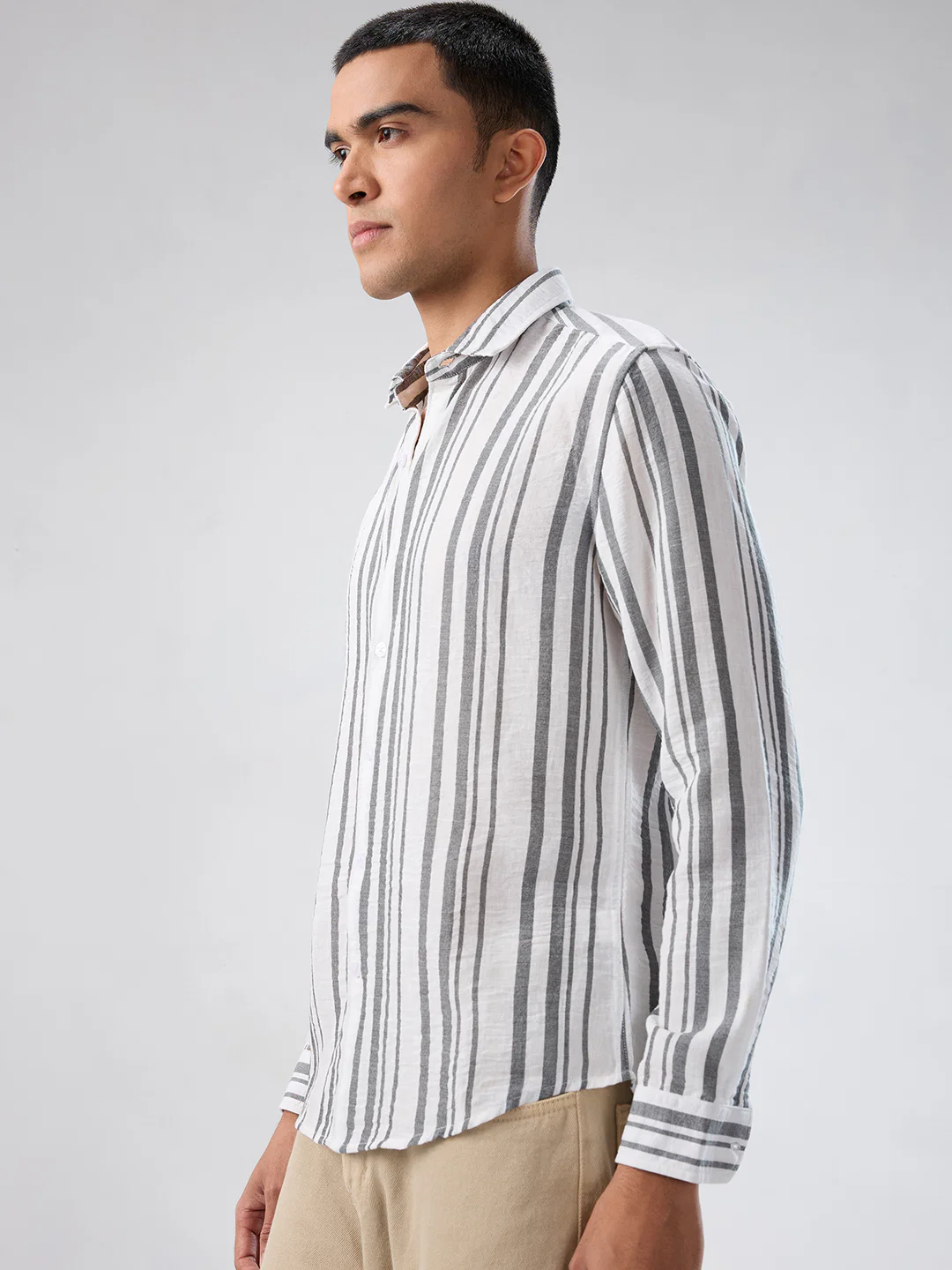 Timeless Monochrome Vertical Striped Shirt - Image 5