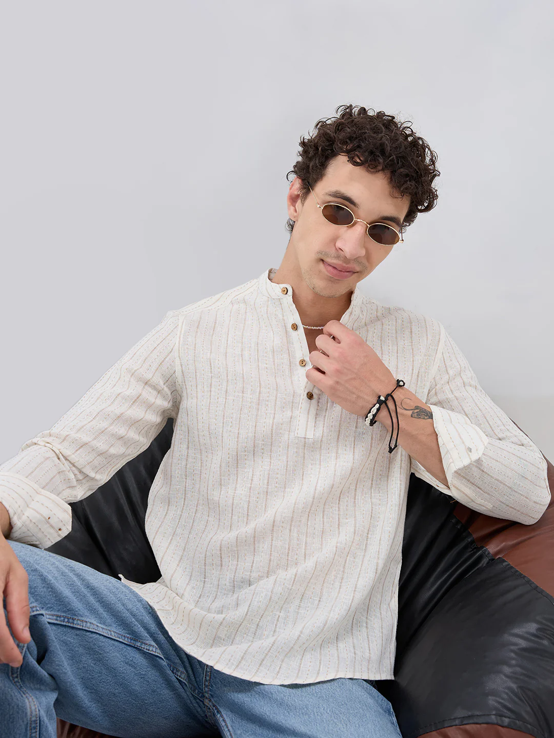 White & Beige Burlap Weaved Striped Kurta - Image 4