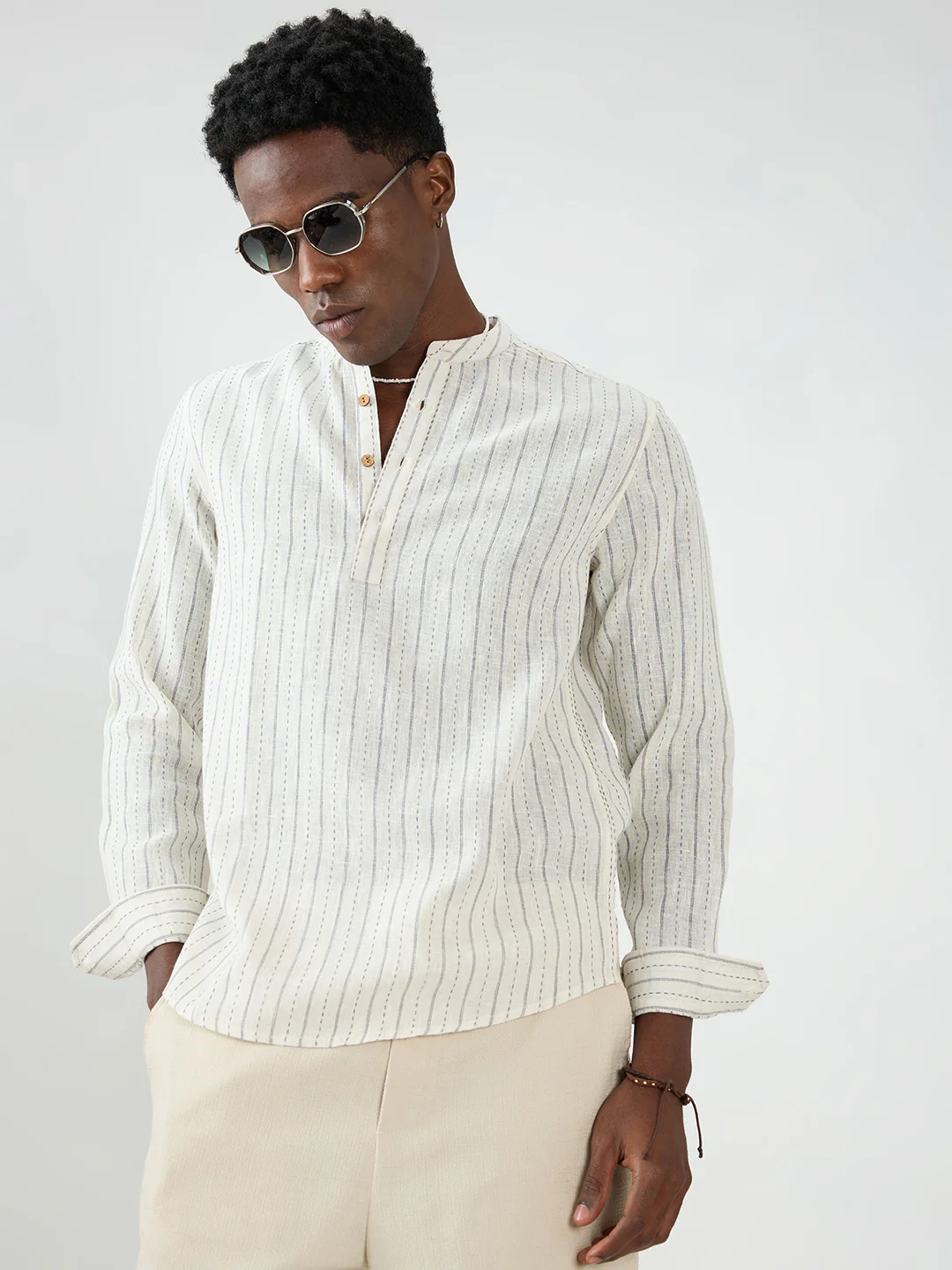 White & Grey Burlap Weaved Striped Kurta - Image 4