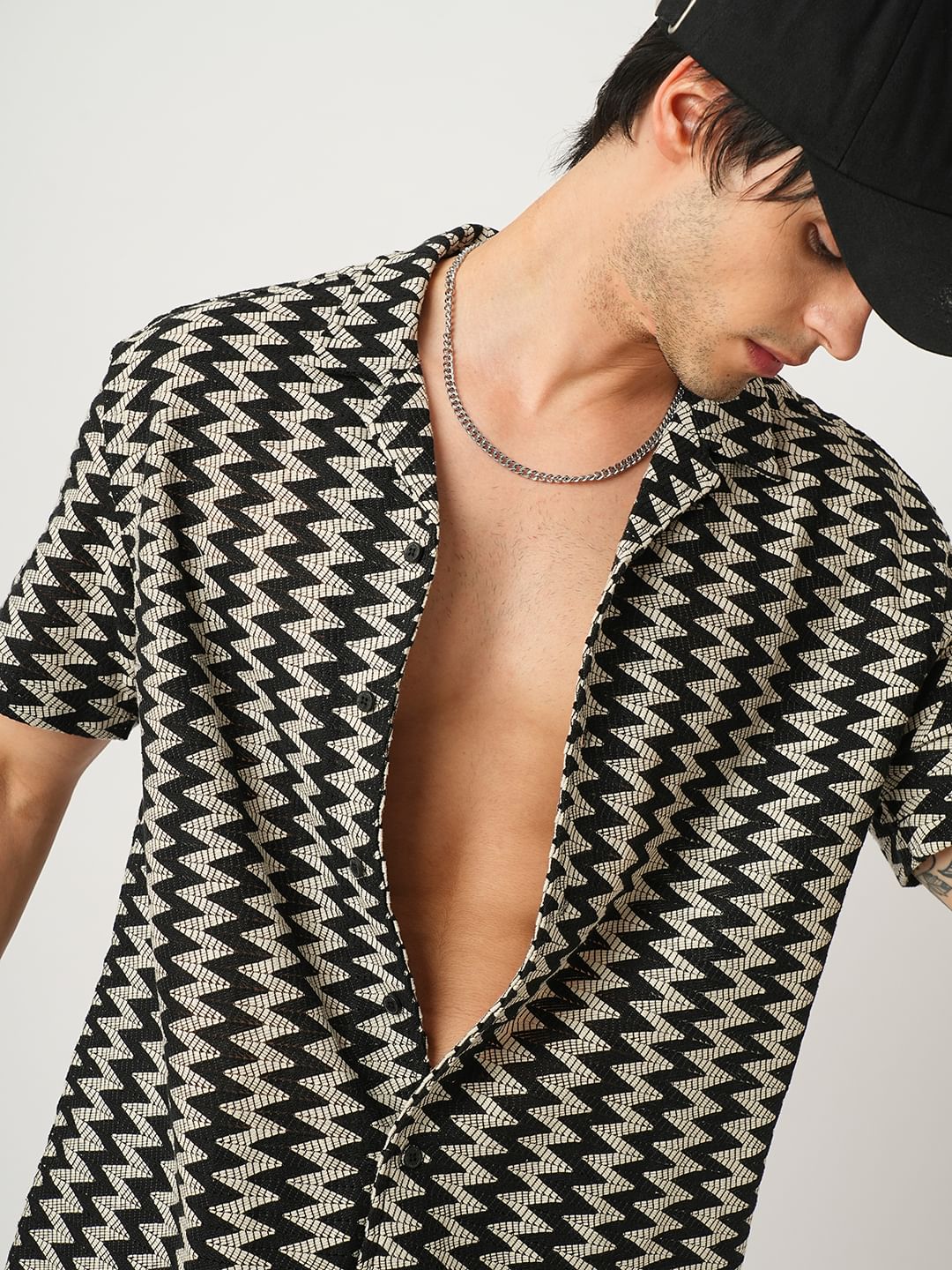 Zig-Zag Black Crochet Oversized Notch Collar Shirt - Image 2