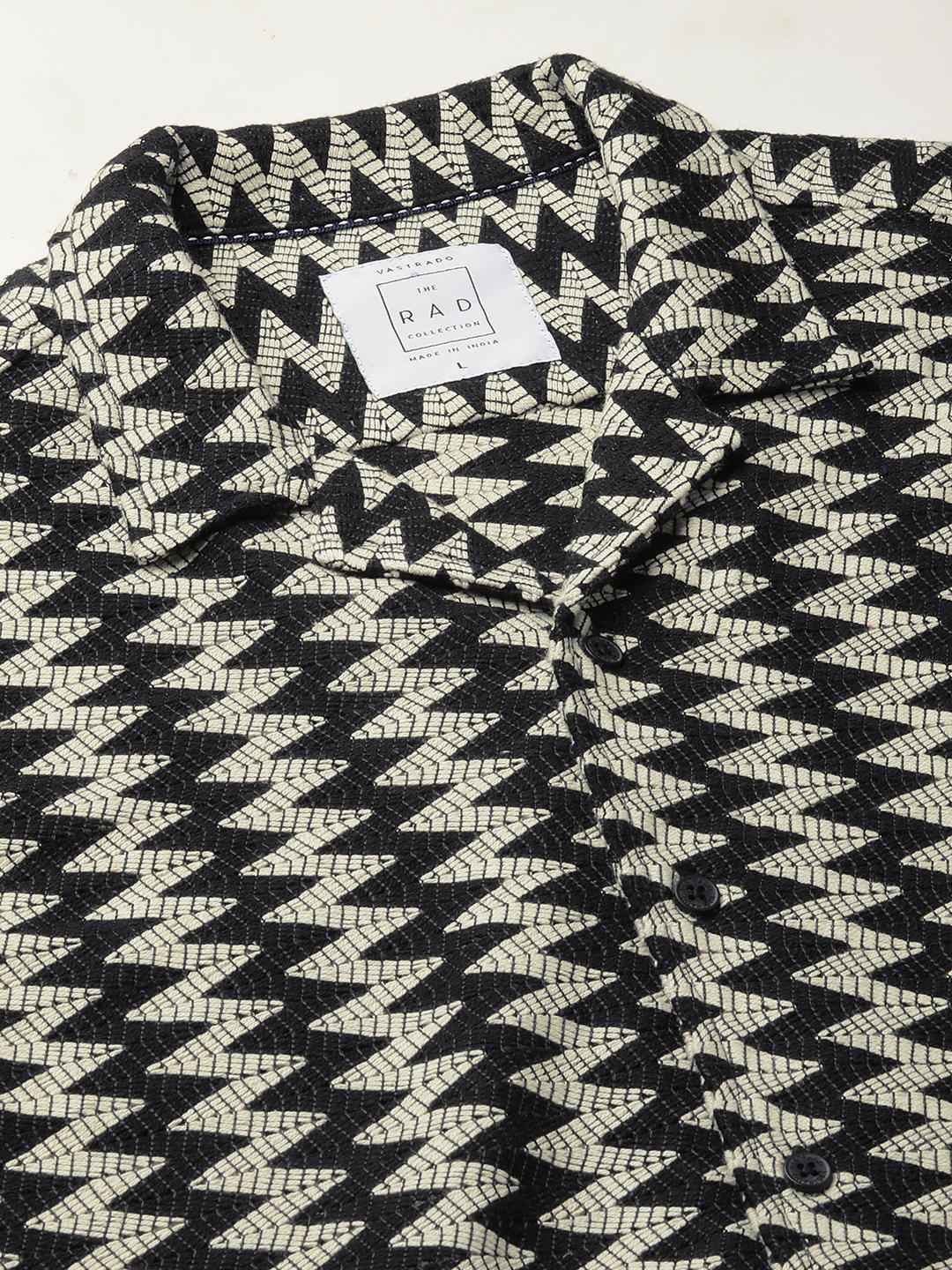 Zig-Zag Black Crochet Oversized Notch Collar Shirt - Image 3
