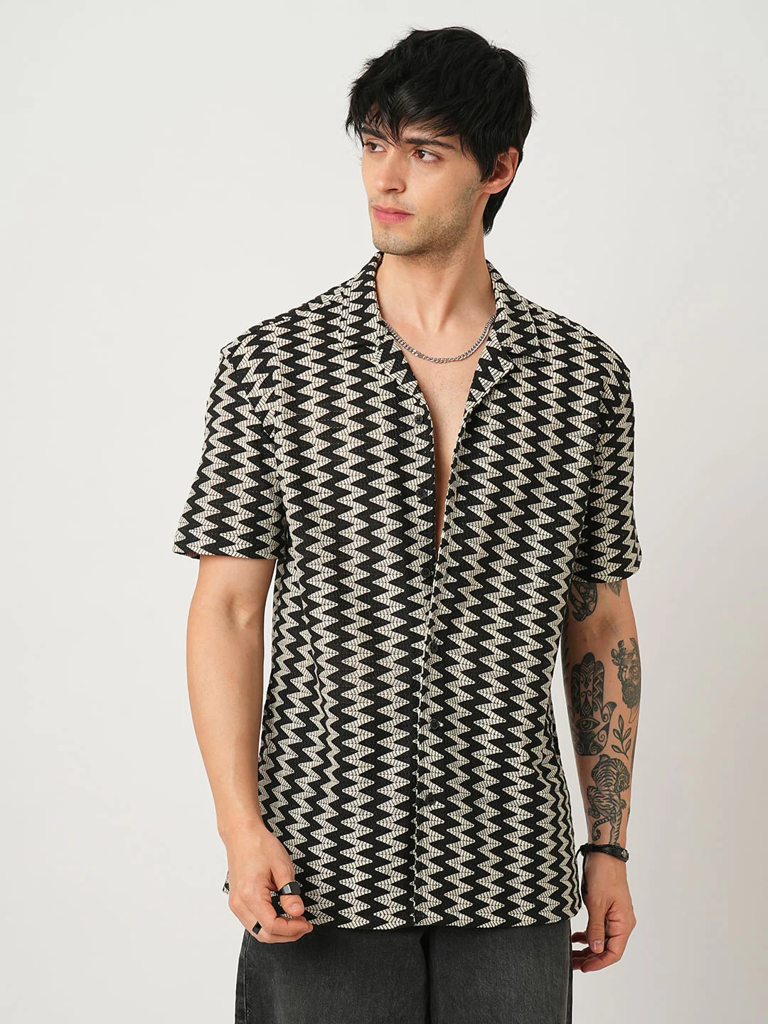 Zig-Zag Black Crochet Oversized Notch Collar Shirt - Image 5