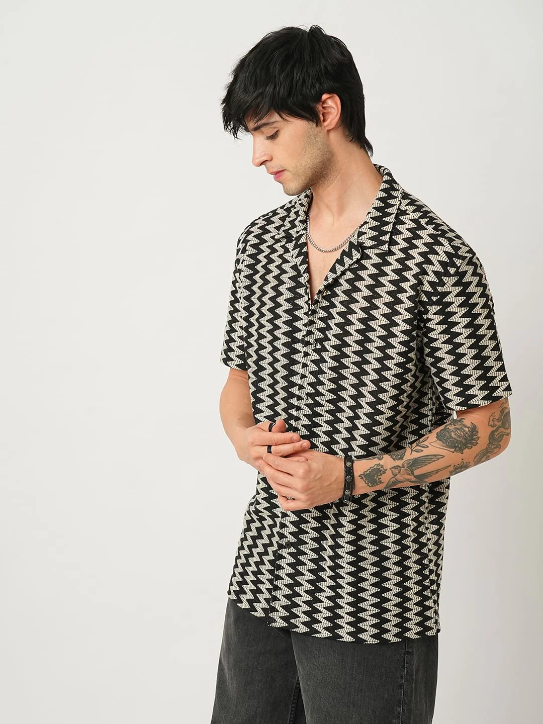 Zig-Zag Black Crochet Oversized Notch Collar Shirt - Image 6